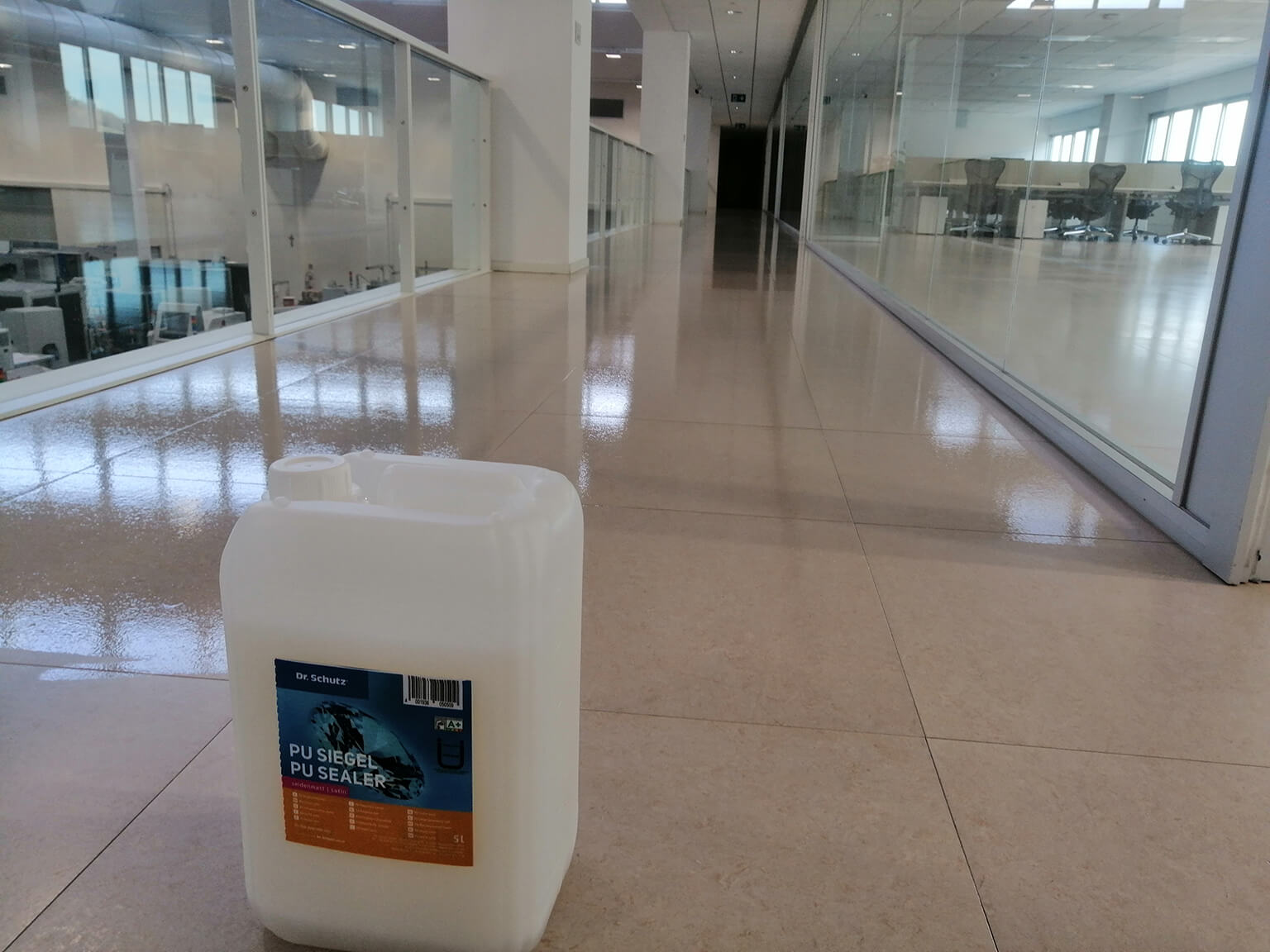 Trattamento professionale di pavimenti in marmo